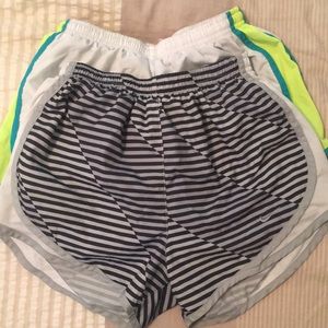 Nike - Tempo Shorts - XS  *bundle